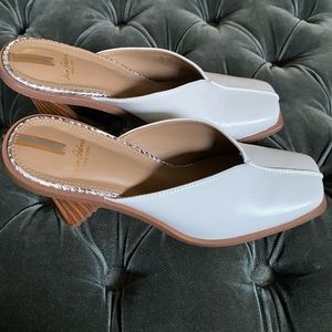 Sam Edelman Size 8, worn twice, slip on heels. 3.5 inch heel